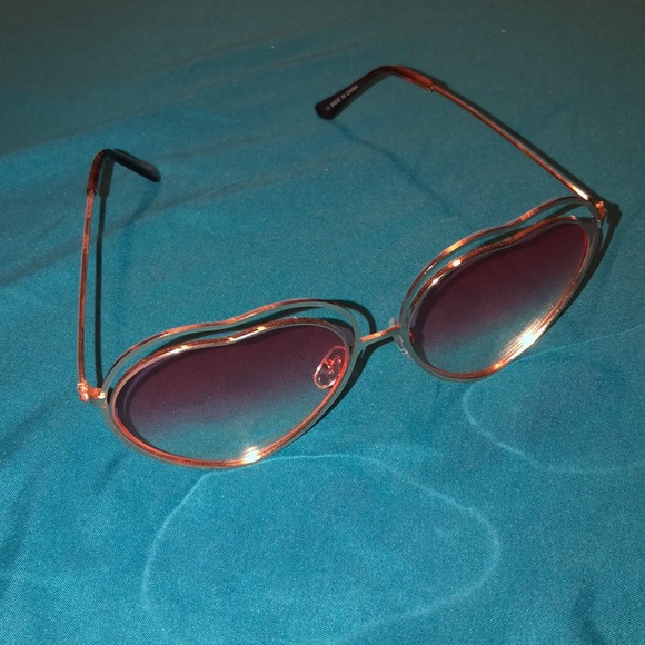 3/$20 Double Framed Heart Sunglasses Forever 21 - Picture 4 of 6